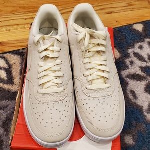 Women's Nike Court Vision Size 11 Wmn